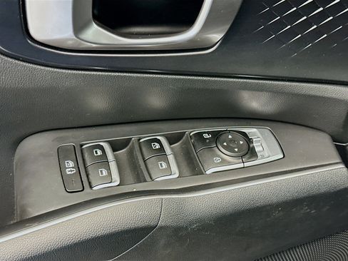 Used 2024 Kia Sorento S image 15