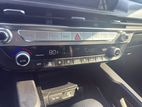 Used 2025 Kia Telluride LX image 20