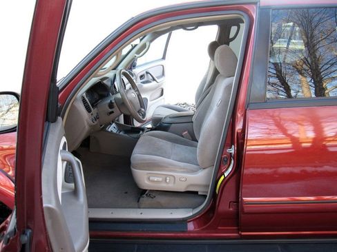 Used 2006 Toyota Sequoia SR5 image 18