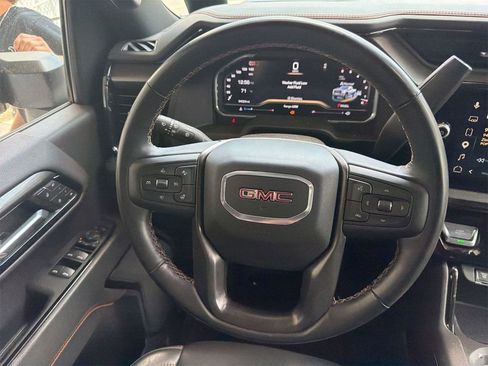 Used 2025 GMC Sierra 2500 AT4 AWD/4WD image 2