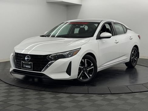 Used 2024 Nissan Sentra SV FWD image 3