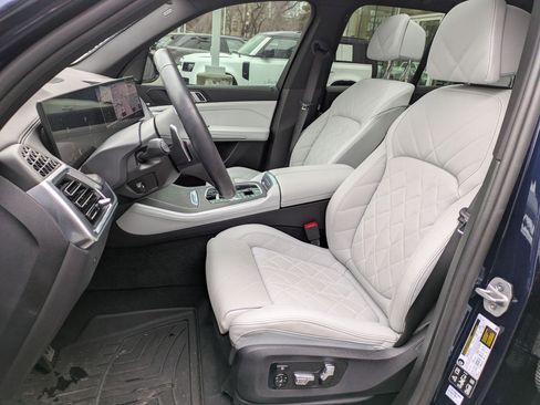 Used 2025 BMW X5 M60i w/ Climate Comfort Package image 25