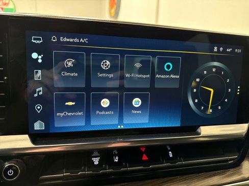 Used 2024 Chevrolet Silverado 2500 LT w/ Convenience Package image 27