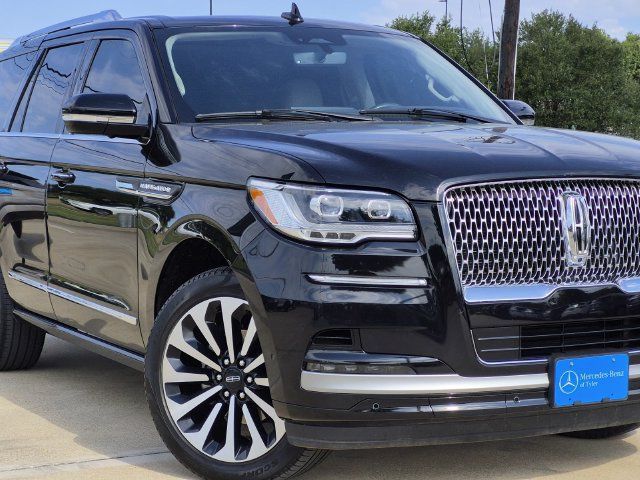 Used 2024 Lincoln Navigator Reserve AWD/4WD image 7