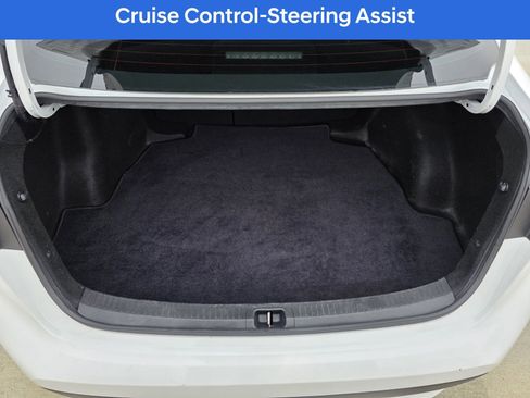 Used 2022 Toyota Corolla LE image 18