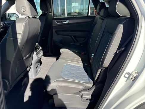 New 2026 Volkswagen Atlas Cross Sport SEL Premium R-Line AWD/4WD image 24