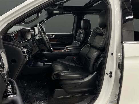 Used 2020 Lincoln Navigator L Reserve w/ Luxury Package image 4