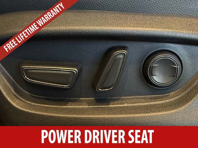Used 2025 Toyota Camry SE FWD image 7