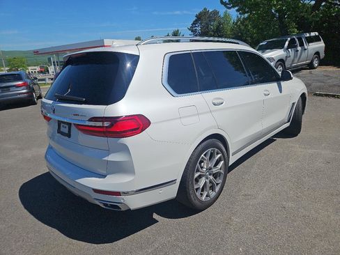 Used 2022 BMW X7 xDrive40i w/ Premium Package AWD/4WD image 3