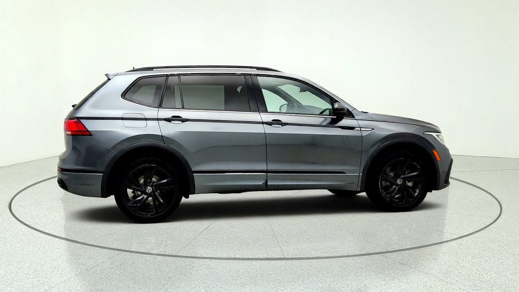 Used 2023 Volkswagen Tiguan SE R-Line FWD image 4