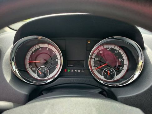 Used 2012 Dodge Grand Caravan SXT FWD image 17