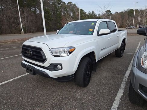 Used 2022 Toyota Tacoma SR5 image 6