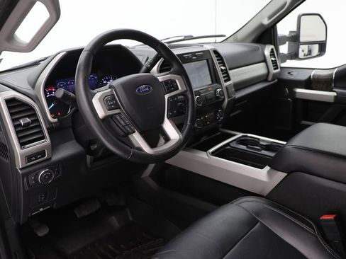 Used 2019 Ford F250 Lariat w/ Lariat Value Package image 18