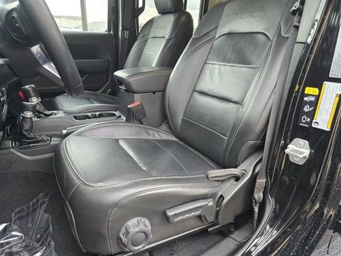 Used 2021 Jeep Wrangler Unlimited Sahara AWD/4WD image 35