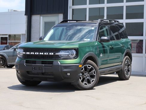 Used 2025 Ford Bronco Sport Outer Banks AWD/4WD image 3