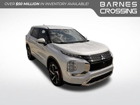 Used 2023 Mitsubishi Outlander SE AWD/4WD image 1