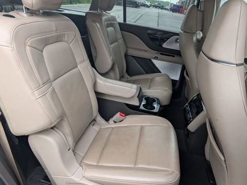 Used 2021 Lincoln Aviator Reserve w/ Equipment Group 202A AWD/4WD image 13