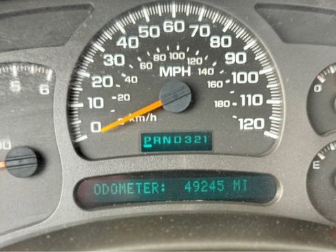 Used 2004 Chevrolet Silverado 1500 W/T image 10