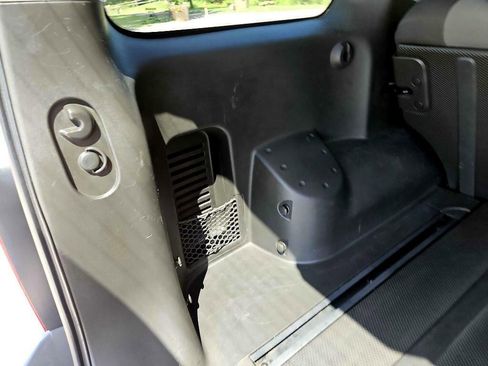 Used 2012 Nissan Xterra S image 28