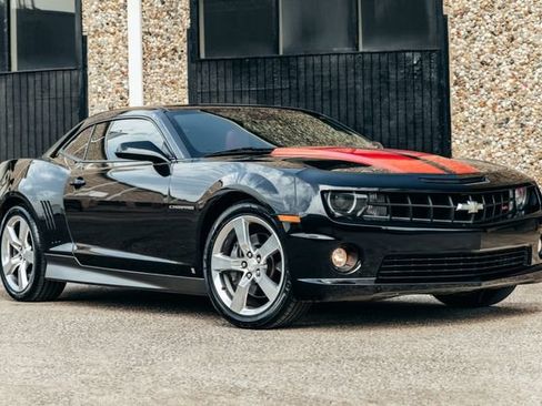 Used 2010 Chevrolet Camaro SS w/ LPO, Ground Effects Package RWD image 10