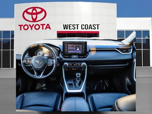 Used 2021 Toyota RAV4 XLE Premium image 13