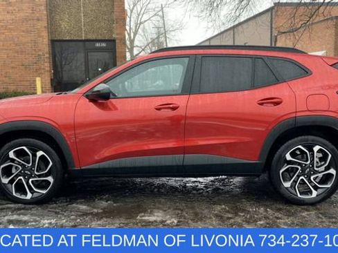 Used 2024 Chevrolet Trax RS w/ Driver Confidence Package image 5