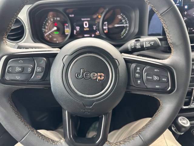 Used 2024 Jeep Wrangler Unlimited AWD/4WD image 15