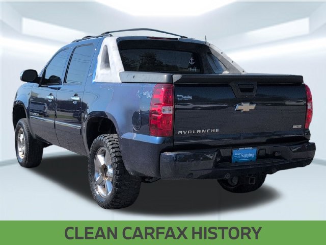 Used 2011 Chevrolet Avalanche LTZ RWD image 3