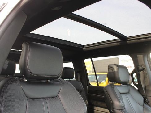 Used 2024 Jeep Wagoneer 4WD w/ Premium Group I image 36