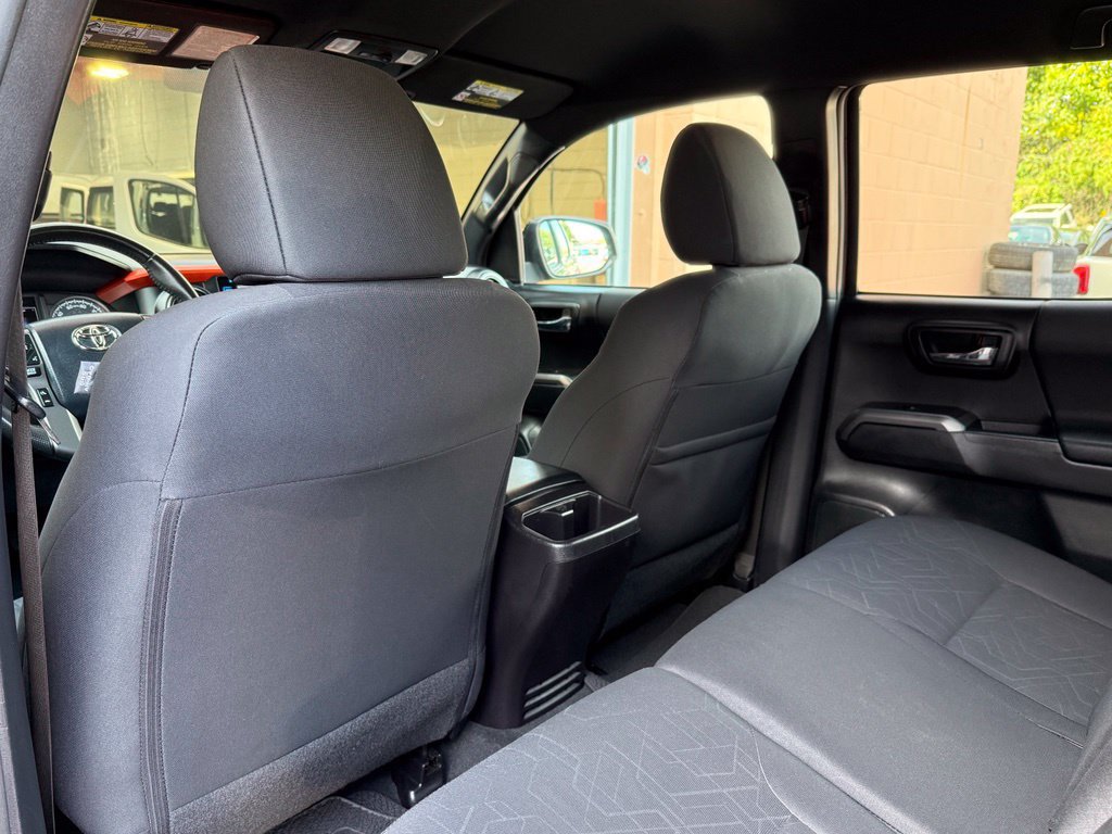 Used 2016 Toyota Tacoma TRD Sport w/ Towing Package AWD/4WD image 14