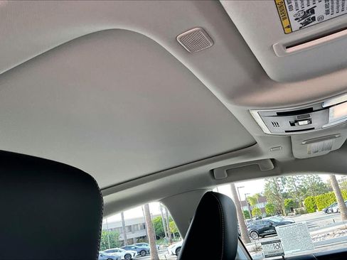 Used 2024 Lexus ES 350 w/ Premium Package image 13