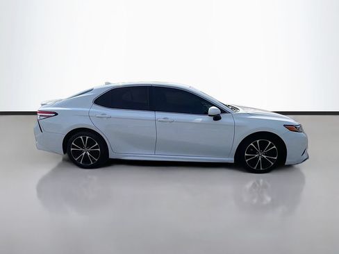 Used 2020 Toyota Camry SE FWD image 4