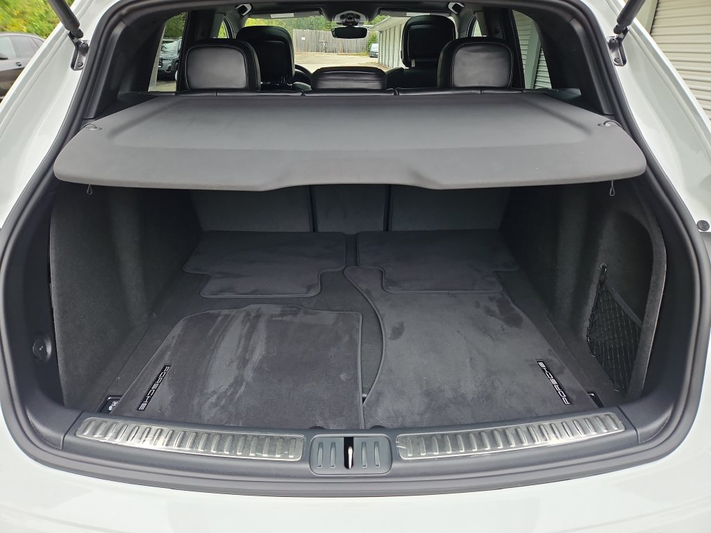 Certified 2026 Porsche Macan AWD/4WD image 35