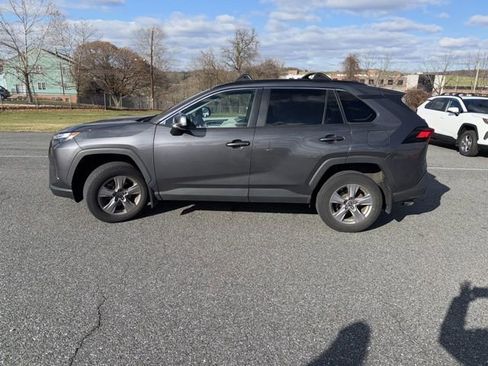 Used 2022 Toyota RAV4 XLE image 5