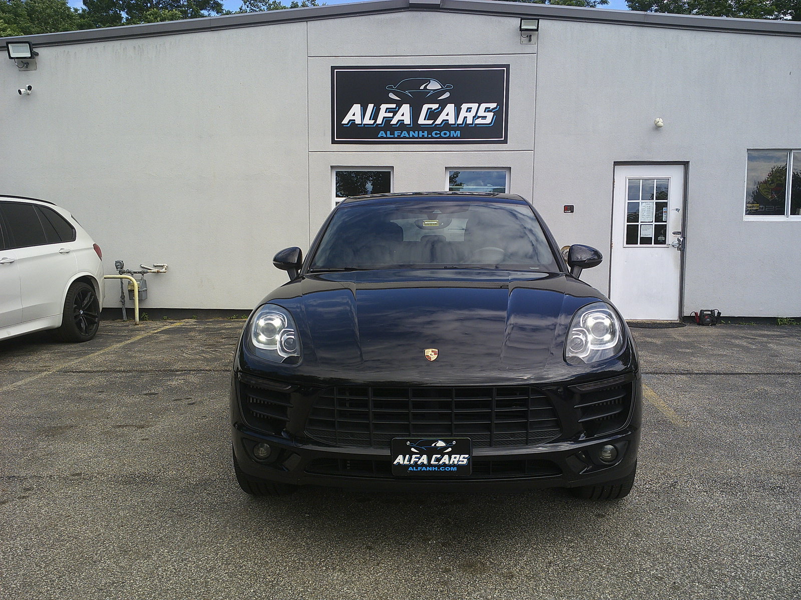 Used 2018 Porsche Macan S AWD/4WD image 2
