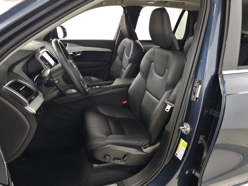 Certified 2025 Volvo XC90 B5 Core w/ Protection Package Premier AWD/4WD image 16