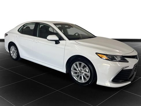 Used 2023 Toyota Camry LE FWD image 7