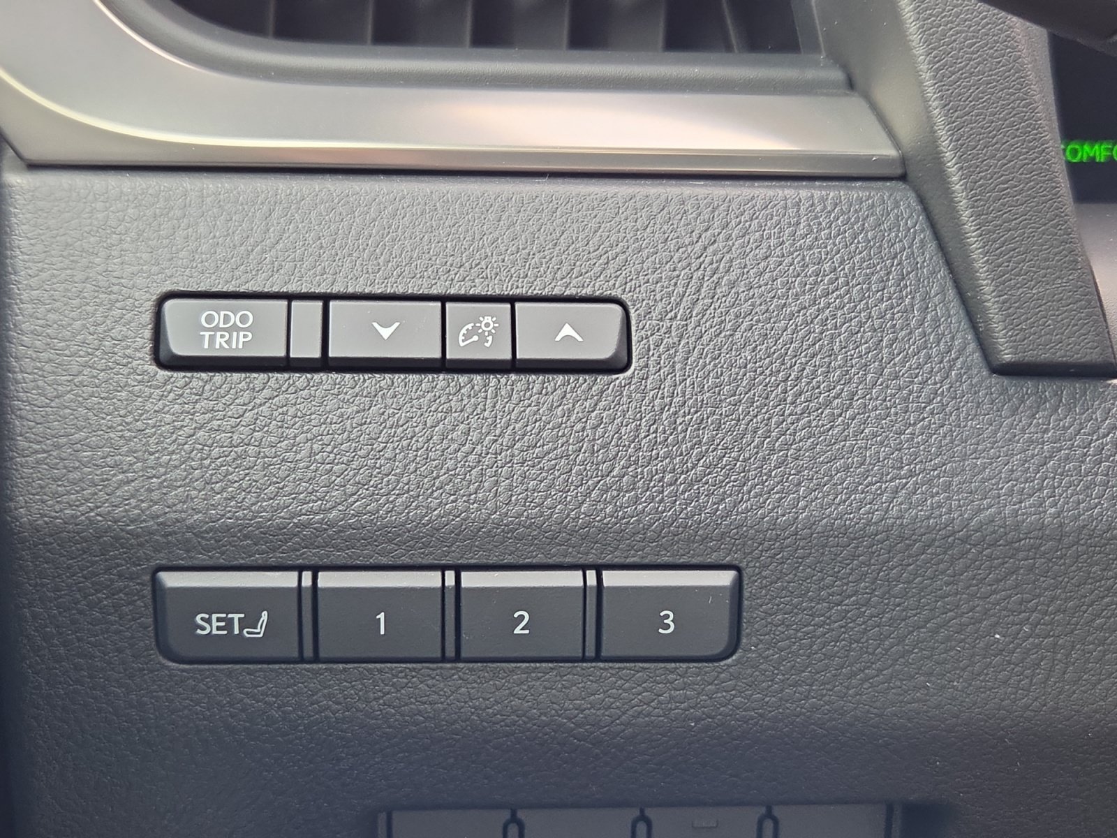 Used 2025 Lexus GX 550 w/ Accessory Package (32) AWD/4WD image 14