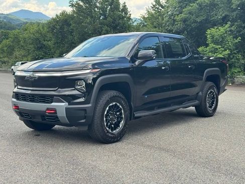 New 2026 Chevrolet Silverado EV Trail Boss w/ Premium Package AWD/4WD image 3