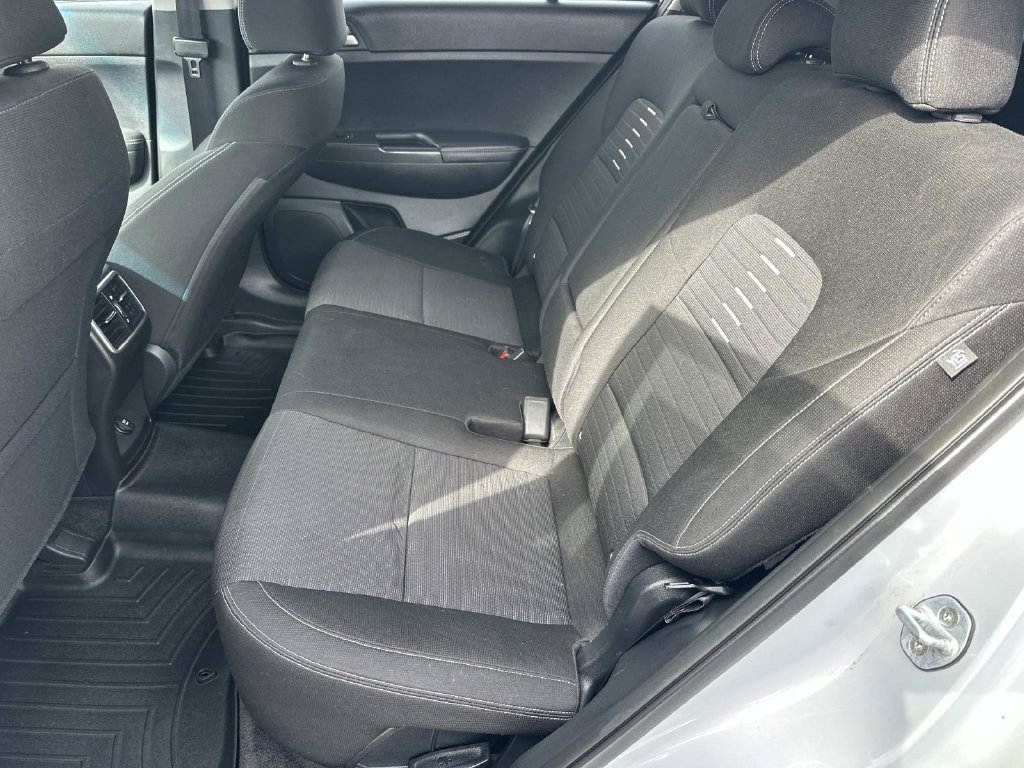 Used 2018 Kia Sportage LX AWD/4WD image 12