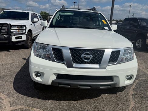 Used 2020 Nissan Frontier PRO-4X w/ Pro-4x Utility Package AWD/4WD image 2