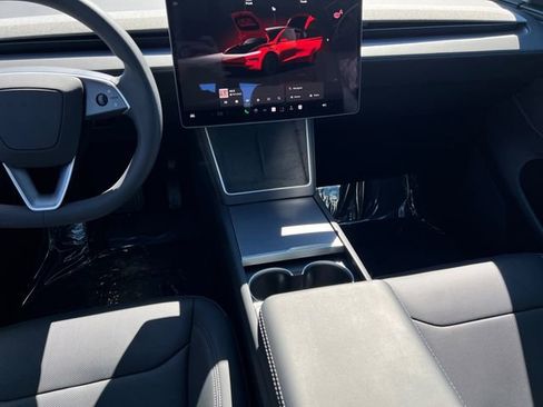 Used 2026 Tesla Model Y 2WD image 16