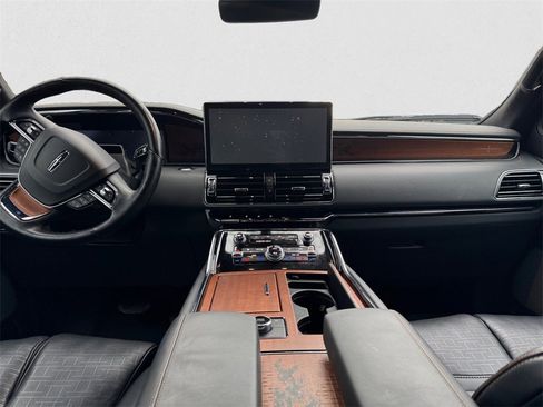 Used 2024 Lincoln Navigator L Black Label image 9