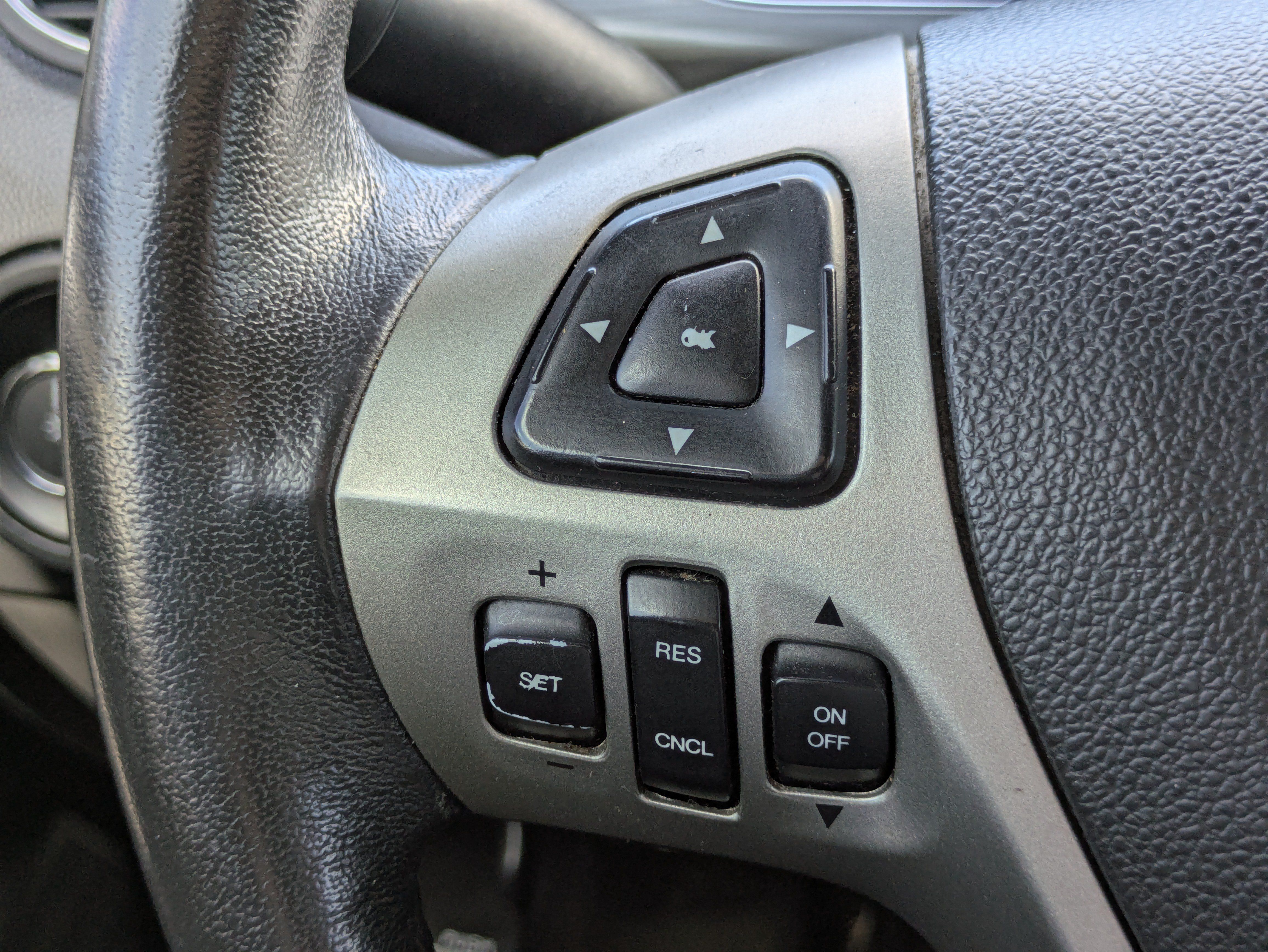 Used 2015 Ford Taurus SEL FWD image 22