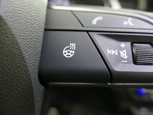 Used 2022 Audi Q5 2.0T Premium w/ Convenience Package image 18