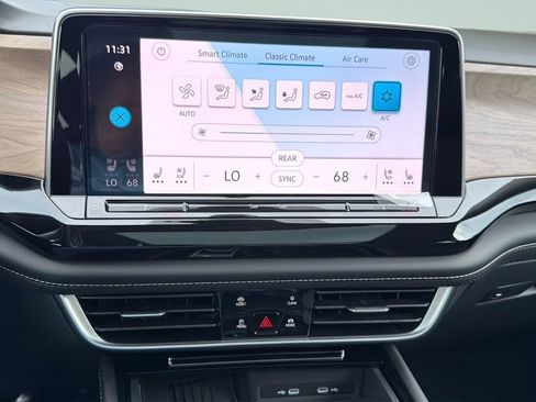 New 2026 Volkswagen Atlas SE FWD image 19