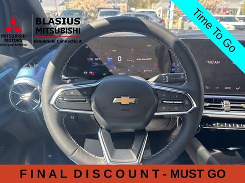 Used 2025 Chevrolet Equinox EV LT w/ Convenience Package FWD image 25