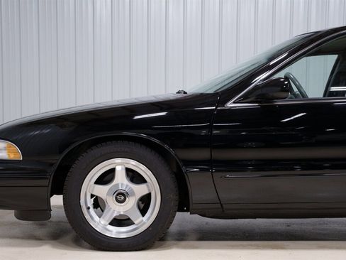 Used 1996 Chevrolet Impala SS RWD image 3