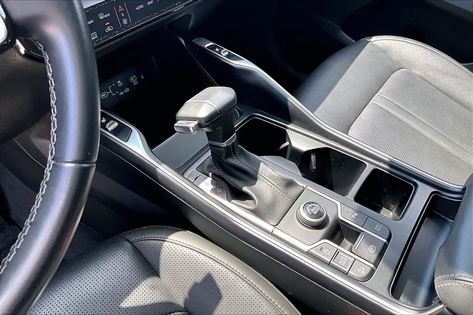 Used 2024 Kia Sorento S w/ Panoramic Sunroof Package FWD image 15