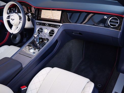Used 2022 Bentley Continental GT image 2